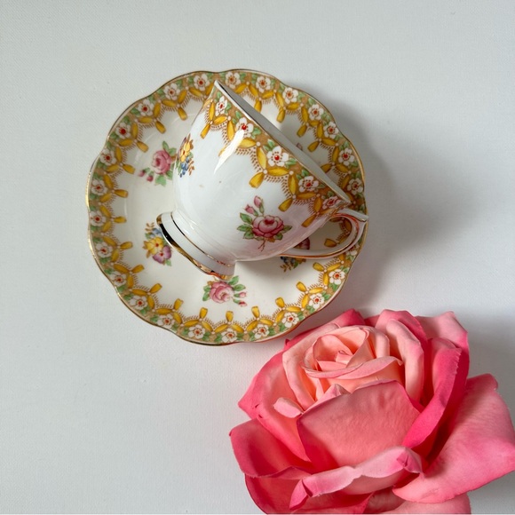 Royal Albert Teacup Saucer - Torquay Pattern - Picture 1 of 9